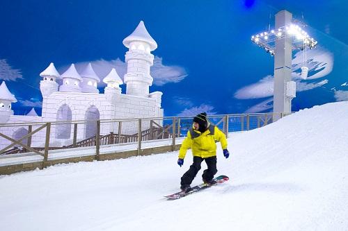 Até o dia 29 de outubro, quem for ao Parque poderá vivenciar a experiência na neve em dobro / Foto: Divulgação Snowland